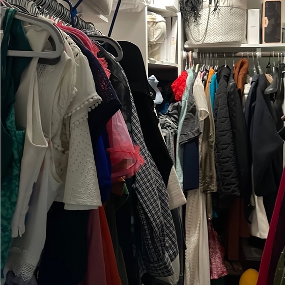 Meet your Posher, Carla - Picture 2 of 2